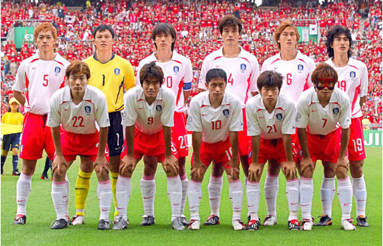 2002년 6월, 전 세계를 놀라게 했고 대한민국의 월드컵 4강이란 역사를 썼던 스쿼드 움짤 | 인스티즈