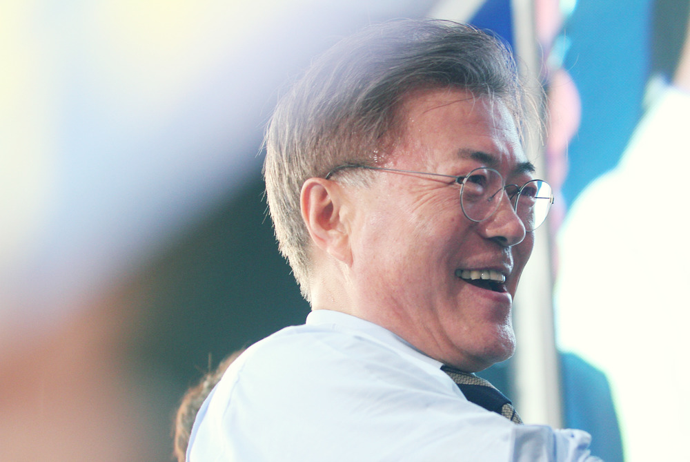 [문재인] 신촌에서 찍은 잘생긴 이니라오 | 인스티즈