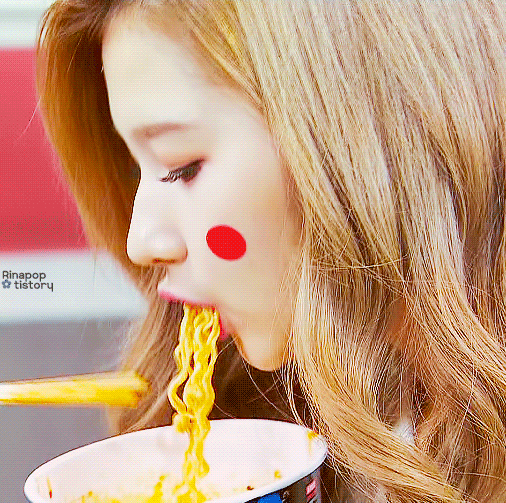 사나 먹방짤.gif | 인스티즈