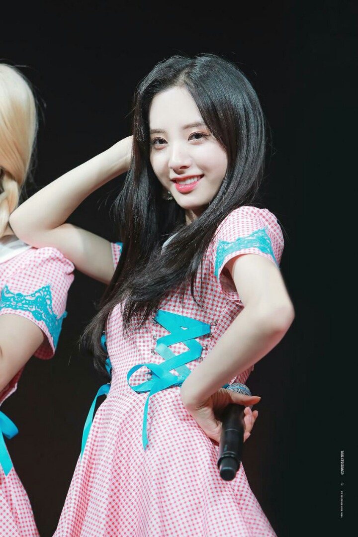 루다 섹시포즈 이제는 우주소녀 공식포즈로 | 인스티즈