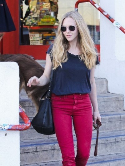 내츄럴함이 느껴지는 아만다 사이프리드 사복 모음 | 인스티즈