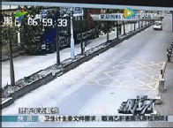 대륙의 휴대폰 도둑 잡기.gif | 인스티즈