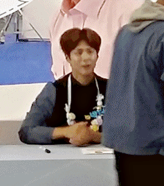 팬한테 거절당하는 연예인들.gif | 인스티즈