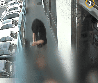 한국여자를 망치로 뚜드려패는 20대 한국남성.gif | 인스티즈