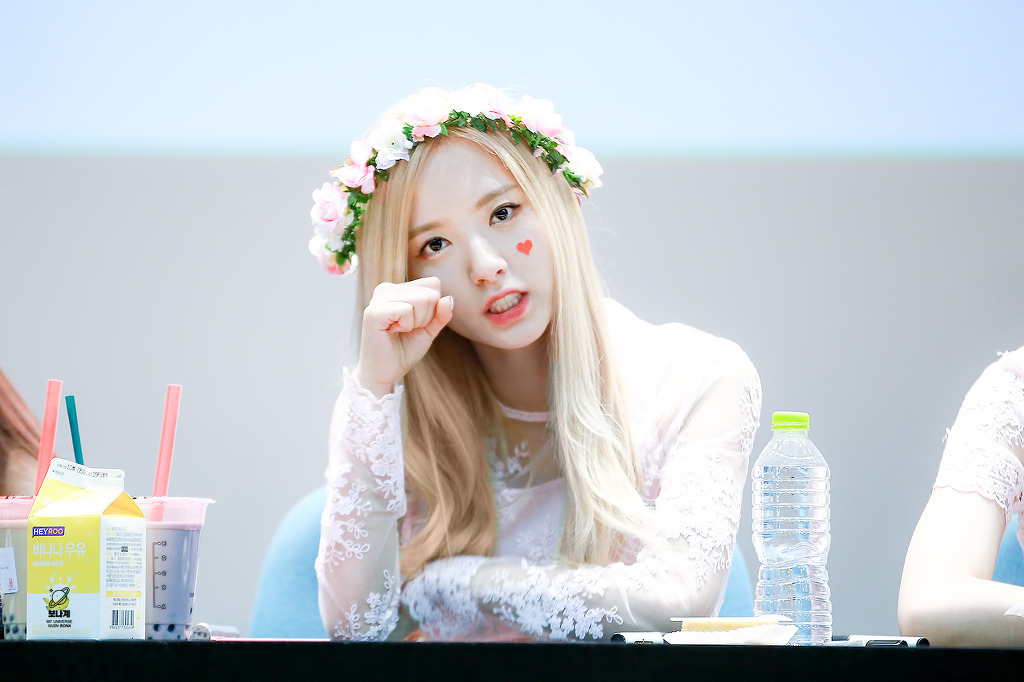화관쓴 우주소녀 보나.jpg | 인스티즈