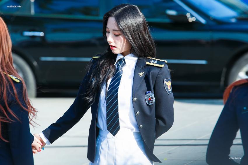 경찰복 입은 우주소녀 보나 | 인스티즈