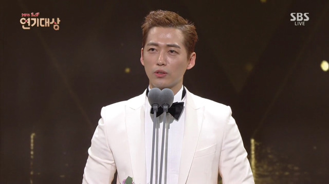 퍼주다 못해 연말 선물 꾸러미 수준이였던 2016 SBS 연기대상 | 인스티즈