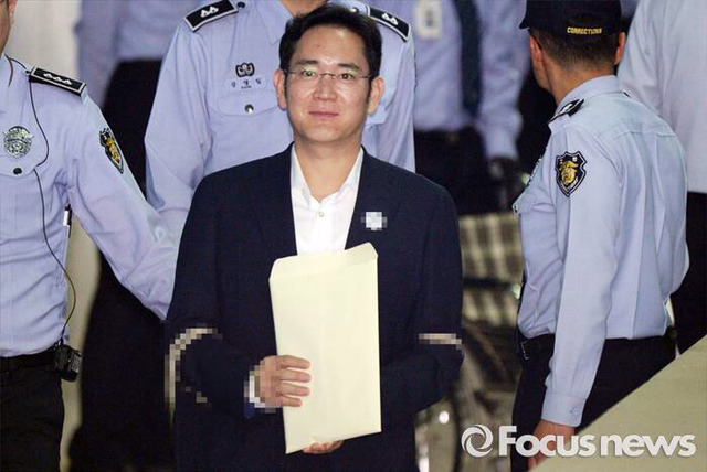 오늘자 싱글벙글 이재용.jpg | 인스티즈
