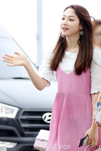 오늘자 강미나 공항패션.jpg | 인스티즈