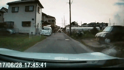 운전중 갑자기 애가 튀어나왔다...gif | 인스티즈