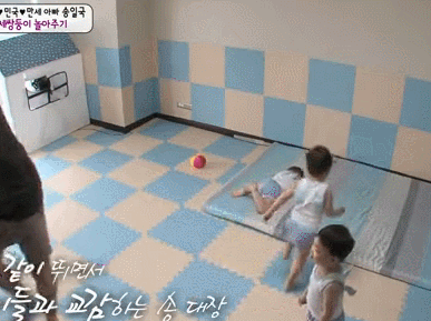 [슈돌] 만세 업어치기 하는 송아빠.gif | 인스티즈