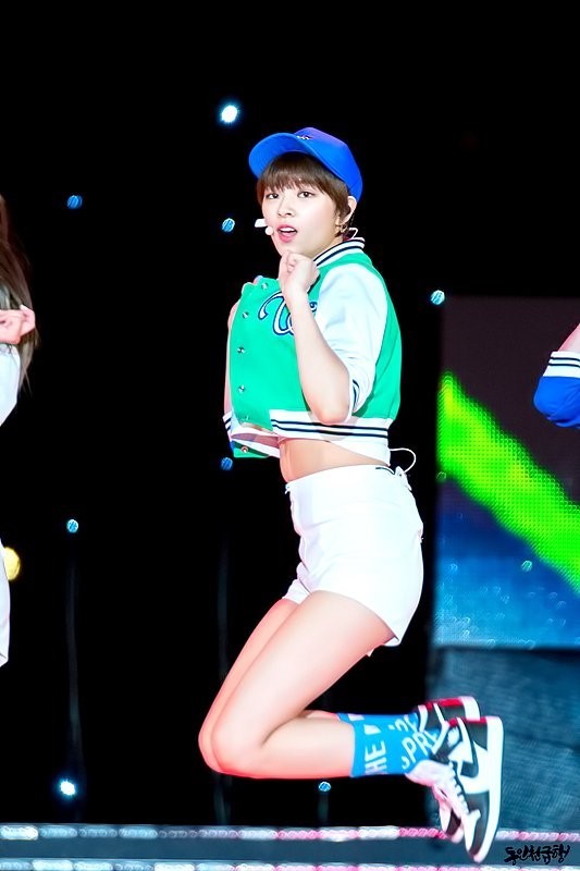 모자가 잘 어울리는 트와이스 정연이 | 인스티즈