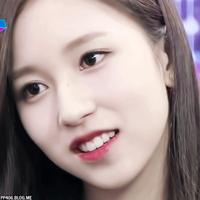 트와이스 미나 이 표정 뭔가 재밌어보여 | 인스티즈