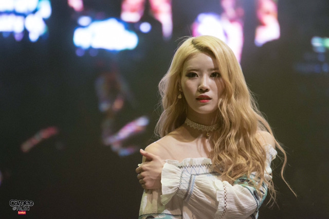 [러블리즈] 은행 가는 길에 미주 | 인스티즈