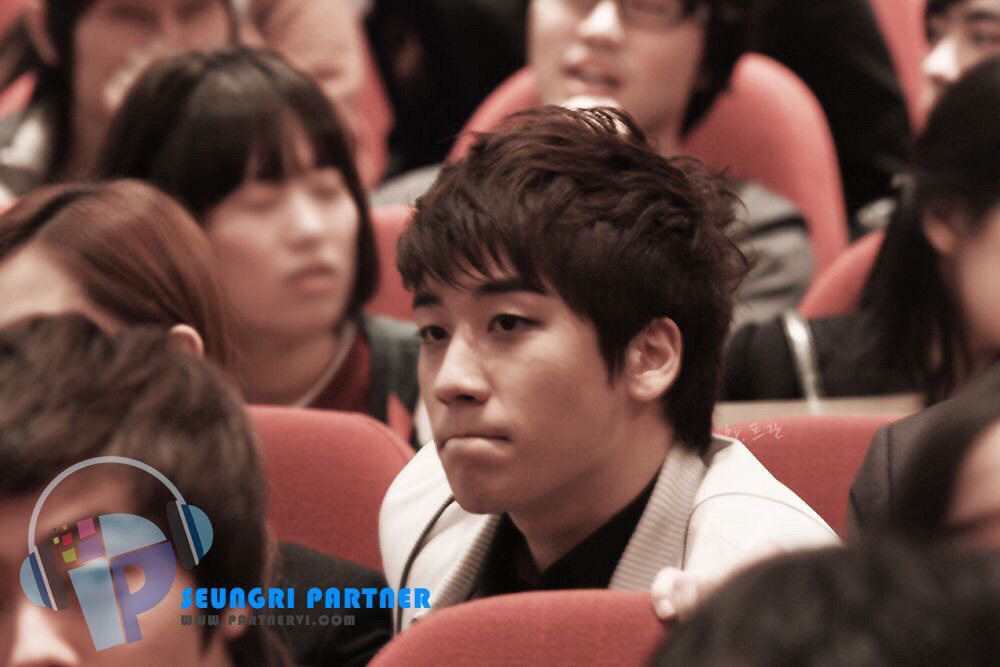 입학하면 연예인 낭낭히 구경하고 졸업하는 학교.jpg | 인스티즈