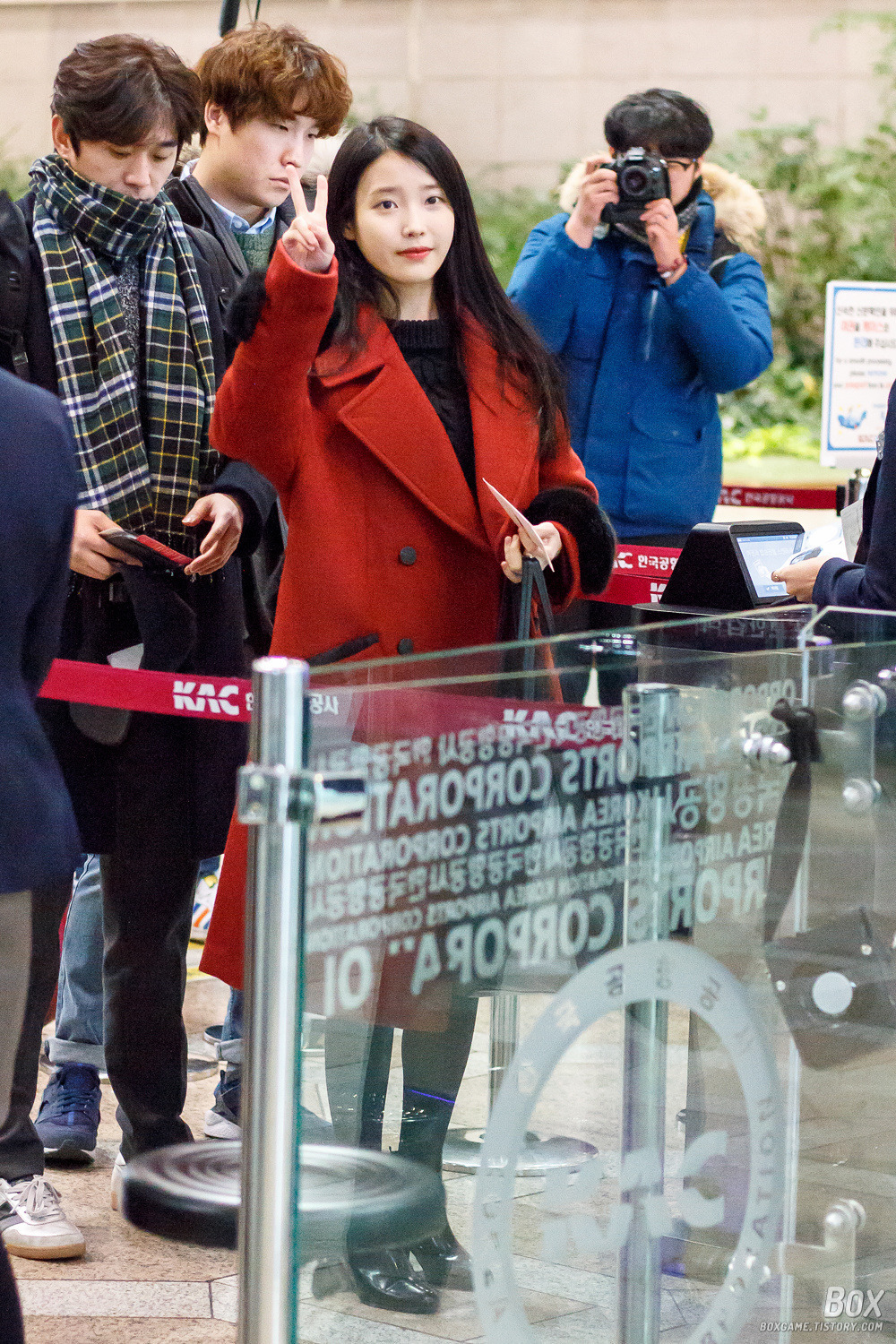 [16.01.22] 김포공항 출국 아이유.jpg | 인스티즈