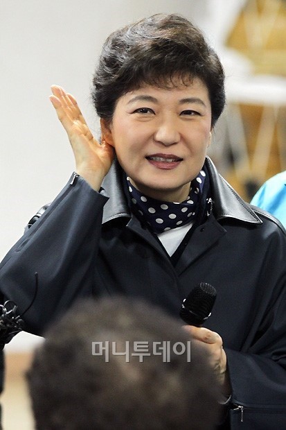 귀를 계속 만지는 이유 | 인스티즈