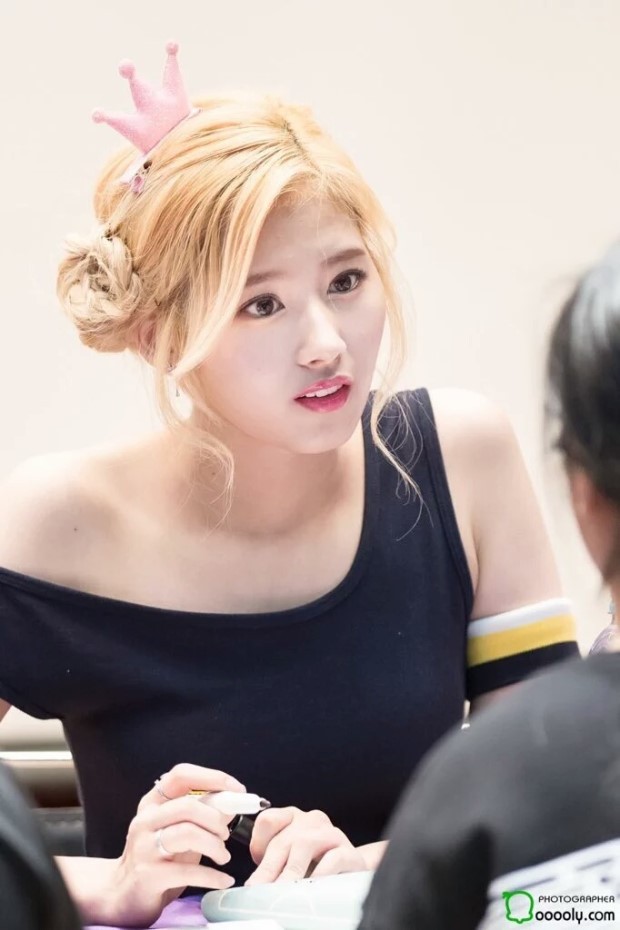 [트와이스] 눈에서 꿀 흐르는 사나.gif | 인스티즈