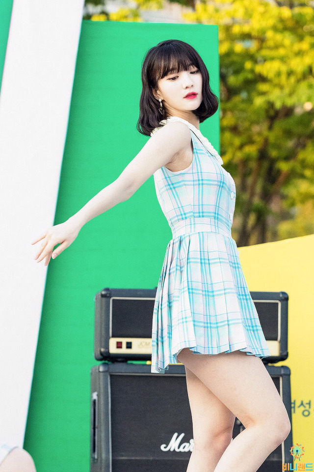 [오마이걸] 오늘은 내가 좋아하는 선수의 생일이라서 비니 | 인스티즈