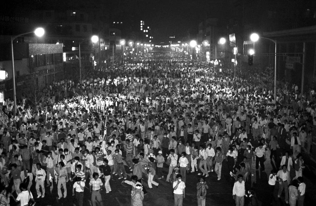 87년 6월 항쟁 부산 사진 | 인스티즈
