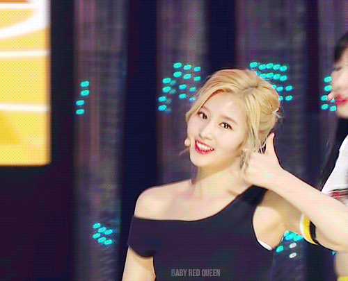 오늘자 붓기없는 샤샤샤사나 ㄷㄷ.gif | 인스티즈