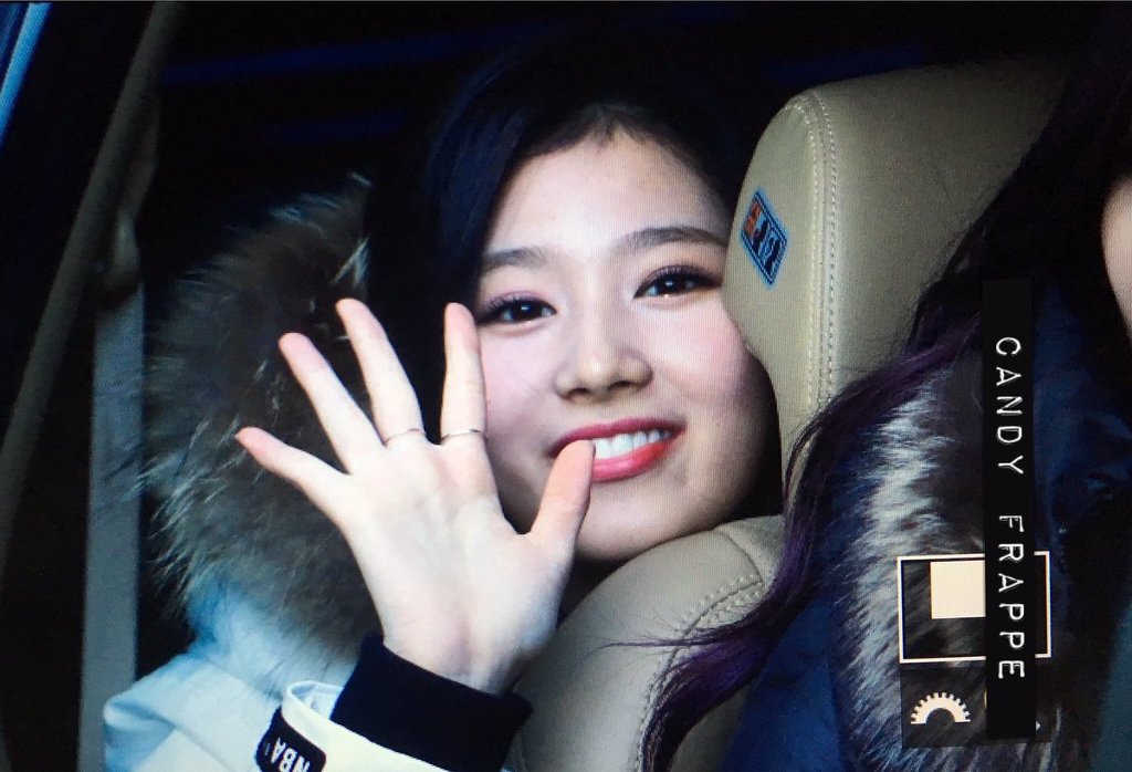 [트와이스] 눈에서 꿀 흐르는 사나.gif | 인스티즈