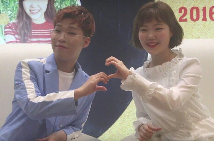 현실남매가 하트를 하는 방법 | 인스티즈