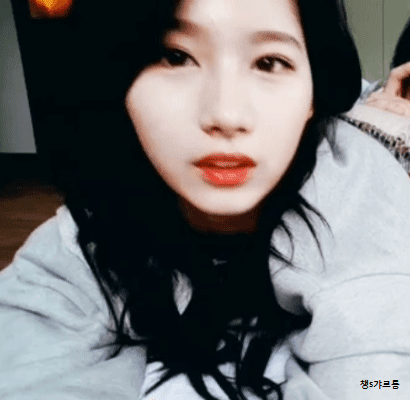 하얗고 청순한 사나.gif | 인스티즈