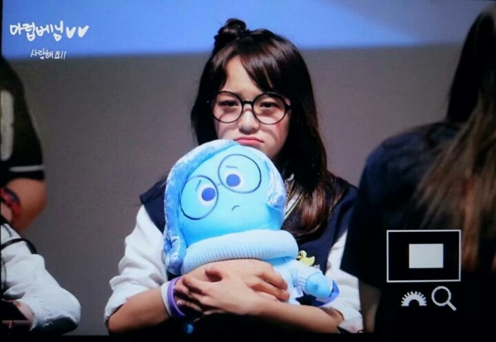 인형 따라하는 세정이 | 인스티즈