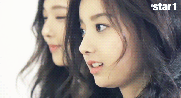 로리취향은 아니지만 좋아하는 걸그룹.gif | 인스티즈