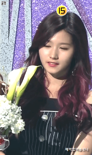 사나 아이컨택.gif | 인스티즈