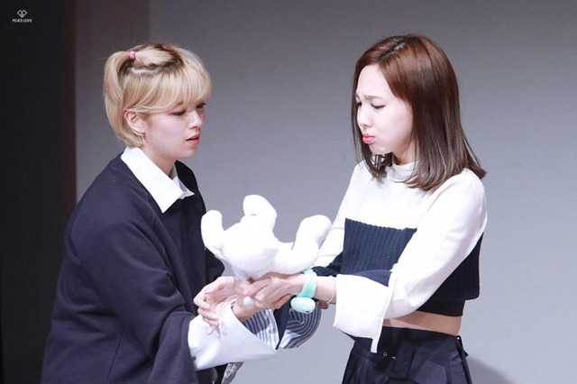 섹시해지고싶은 나연이 ㅋㅋㅋㅋㅋ | 인스티즈