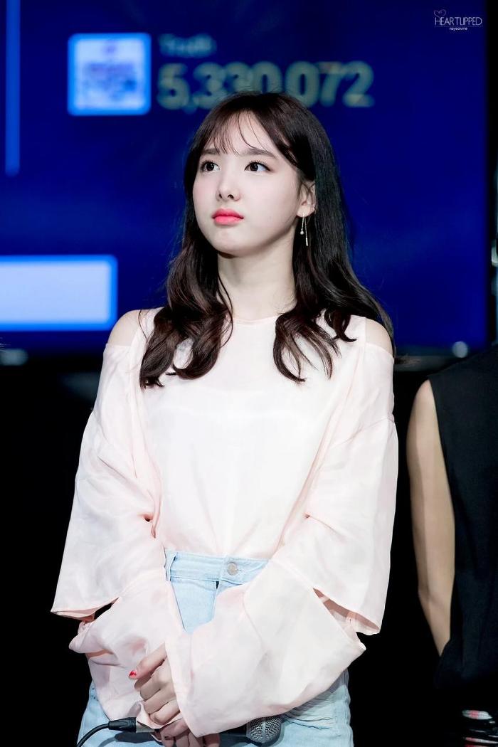 모모E 이미지