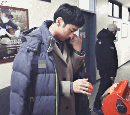[시그널] 여자주인공 김혜수를 챙기는 모습이 현실 박해영 돋는 이제훈 | 인스티즈