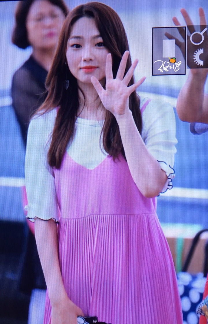 오늘자 강미나 공항패션.jpg | 인스티즈