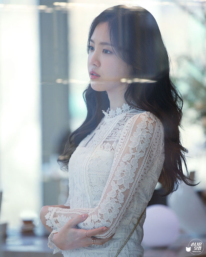 [에이핑크] 손나은 여성스런 분위기.jpg | 인스티즈