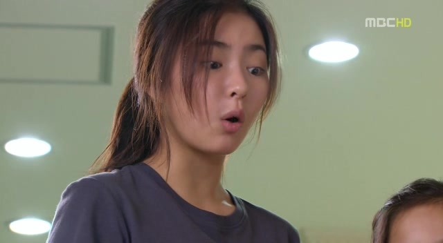 [지붕킥] 샌드위치 많이 먹기 대회에 참가한 세경 | 인스티즈