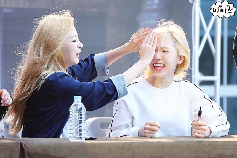 레드벨벳 슬기 왼쪽 어깨 뒤.jpgif | 인스티즈