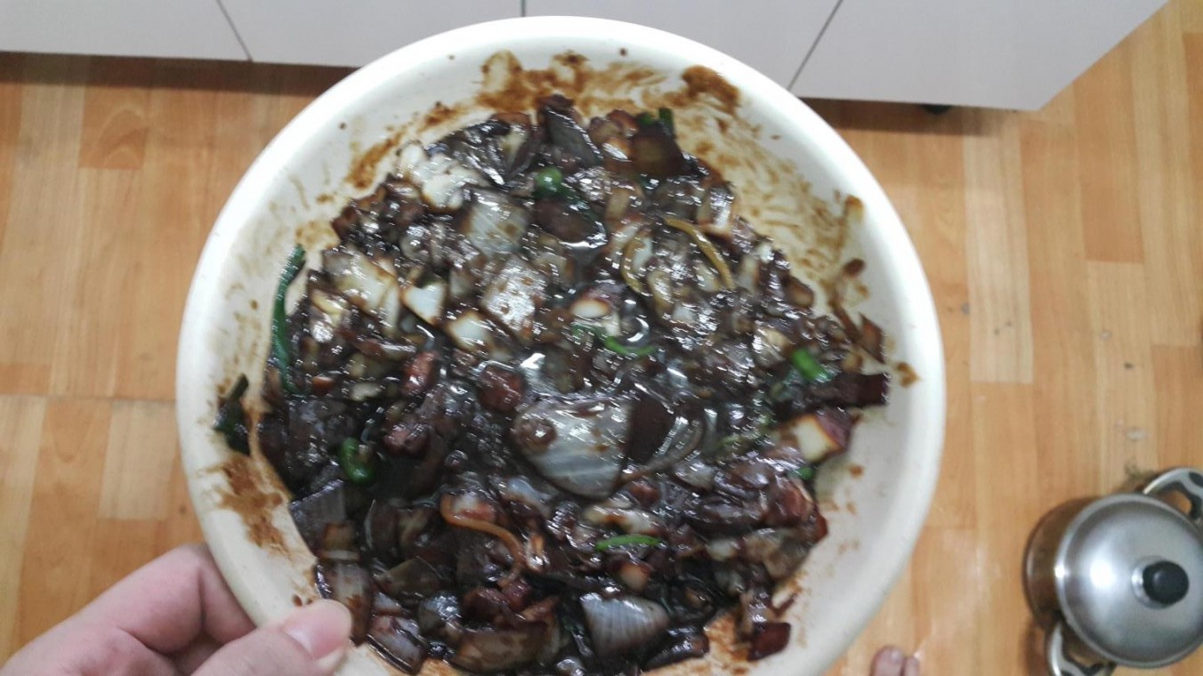 어? 옆집여자가 짜장면을 시켜먹었네? | 인스티즈
