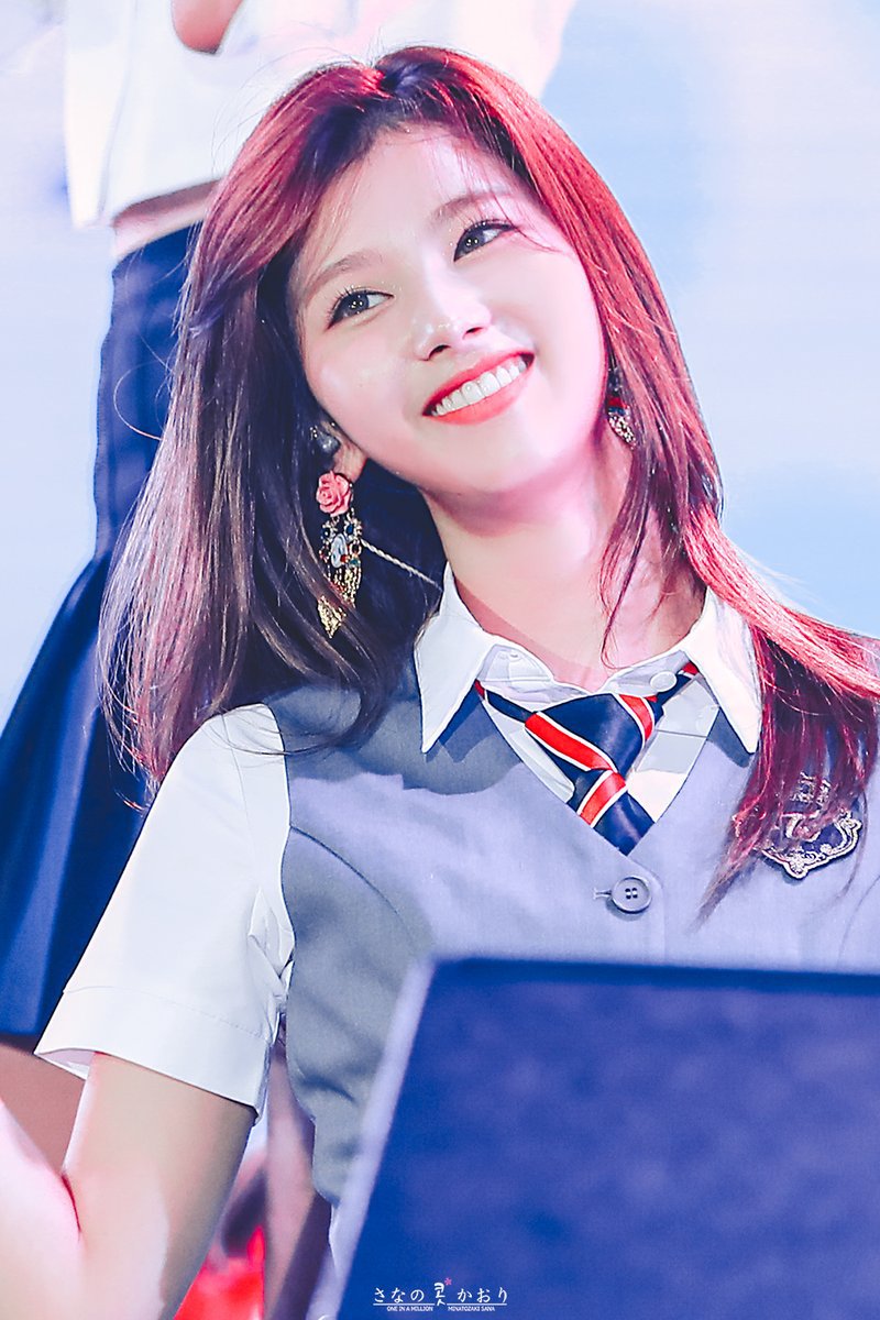 어쩜 이렇게 이쁠까싶은 트와이스 사나.jpg | 인스티즈