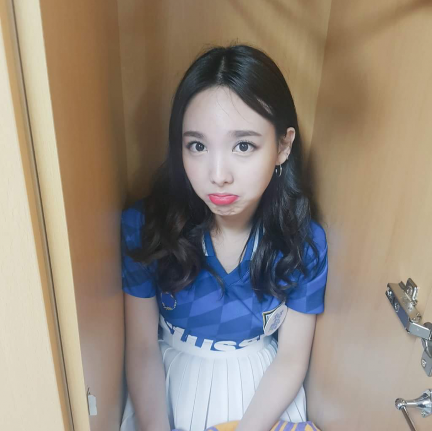 이제 시크해지고 싶은 나연 | 인스티즈