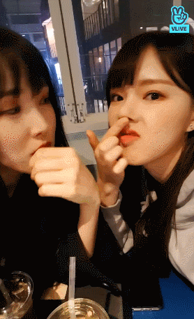 여자친구 예린 유주 v앱.gif | 인스티즈