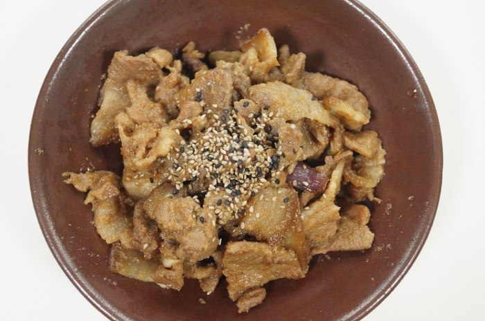 장수꺼먹돼지 이미지