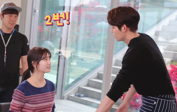 수지 키스신 연습.gif | 인스티즈