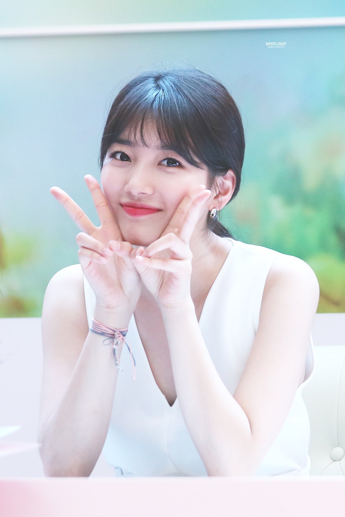 오늘이 생일인 수지.jpgif | 인스티즈