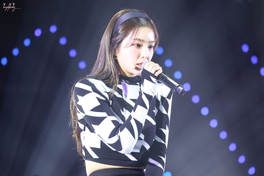 검정 머리띠한 아이린.jpgif | 인스티즈