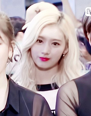 트와이스 사나 눈빛 .gif | 인스티즈