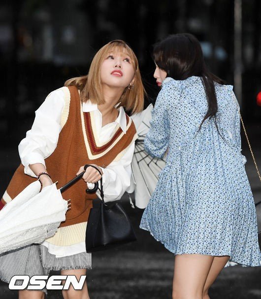 오마이걸 아린,미미 몸개그.jpgif | 인스티즈