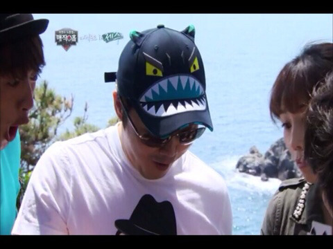 최현우 역대급 껌 마술.jpg | 인스티즈