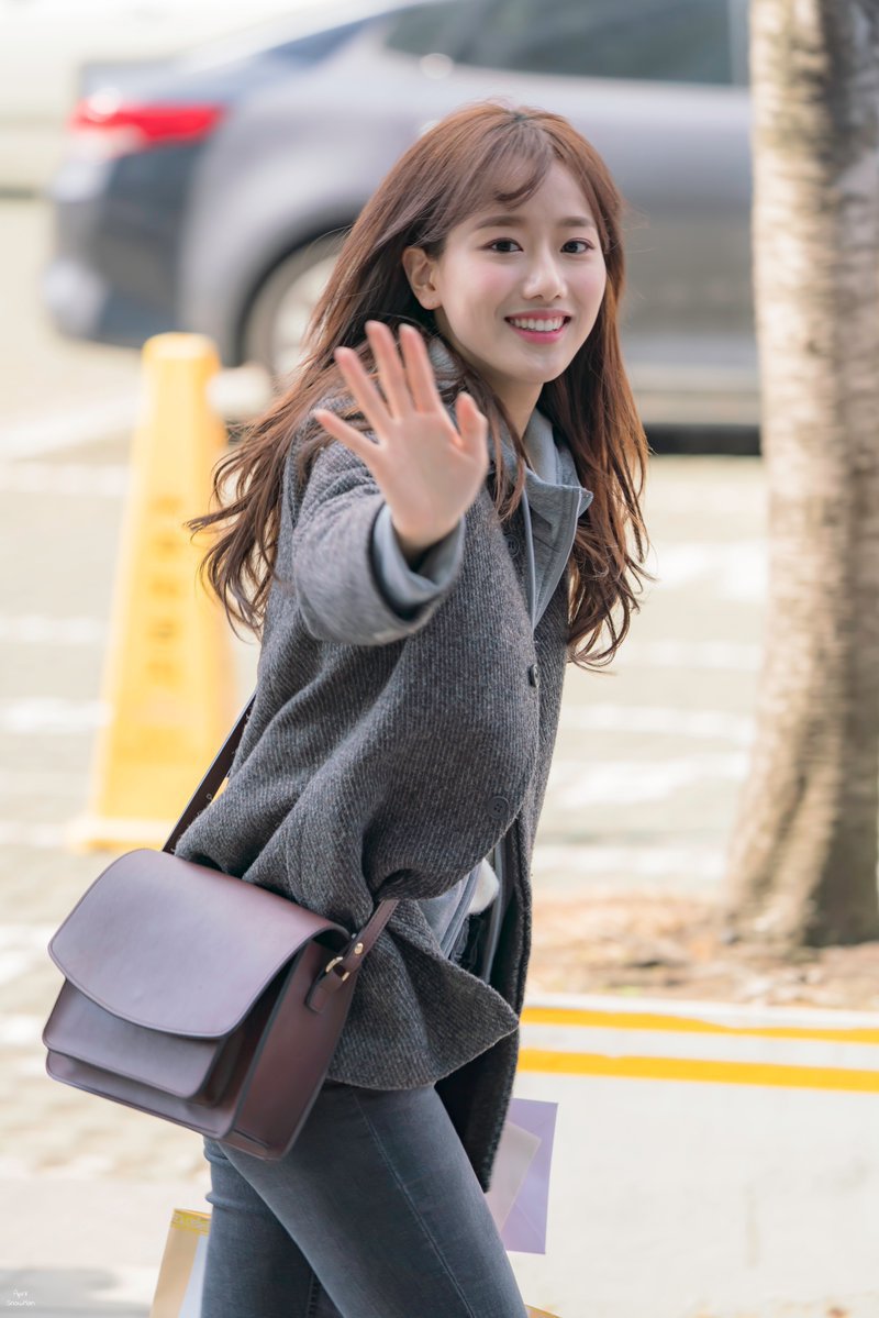 상큼하게 이쁜 에이프릴 이나은.jpgif | 인스티즈